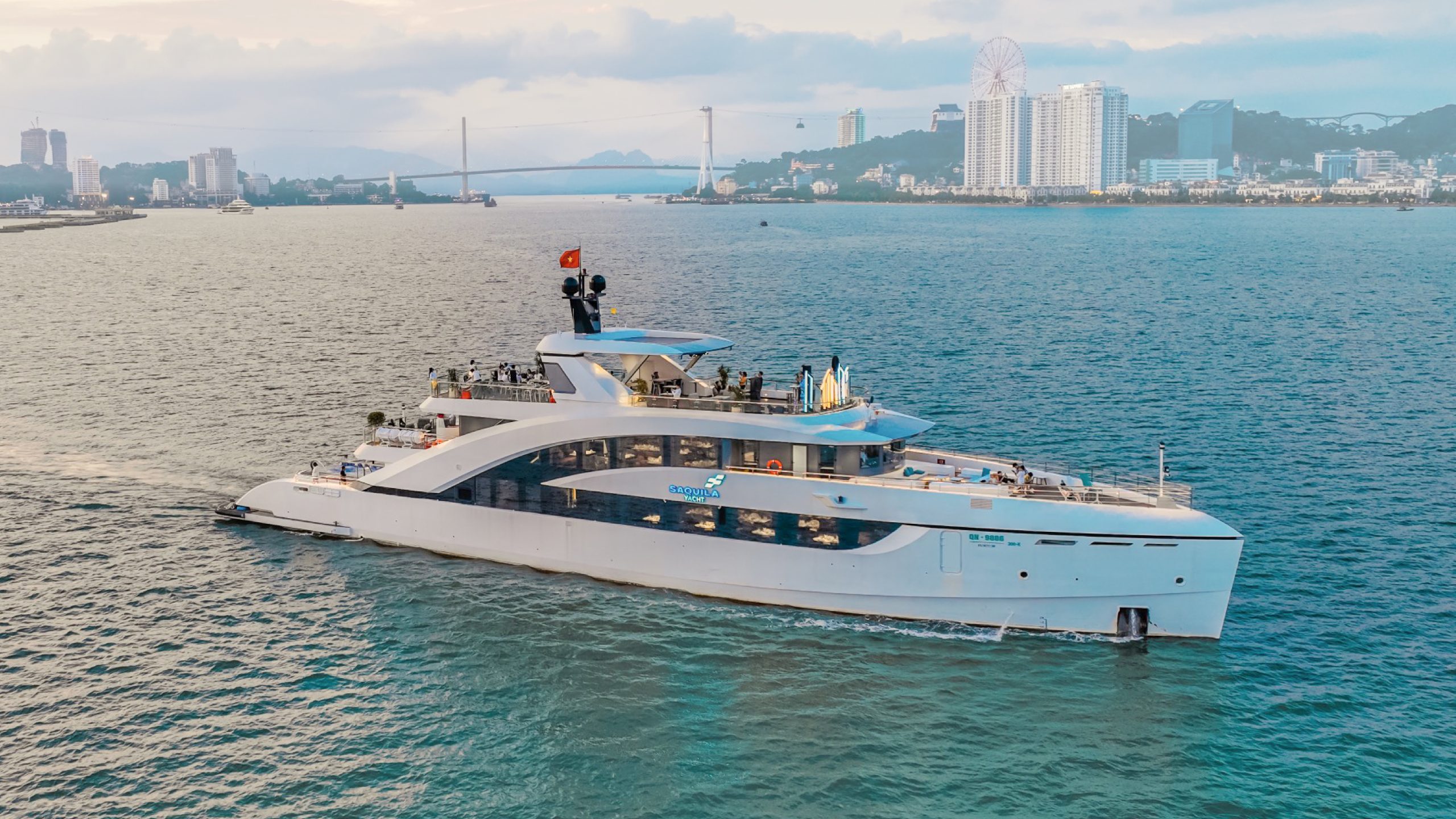 Du thuyền Saquila Yacht Hạ Long - Hải trình tham quan 1 ngày